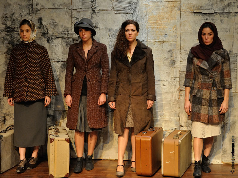 Nikon D700 - Nikkor 24-70mm - f:2.8 - 1/160s - ISO 3200